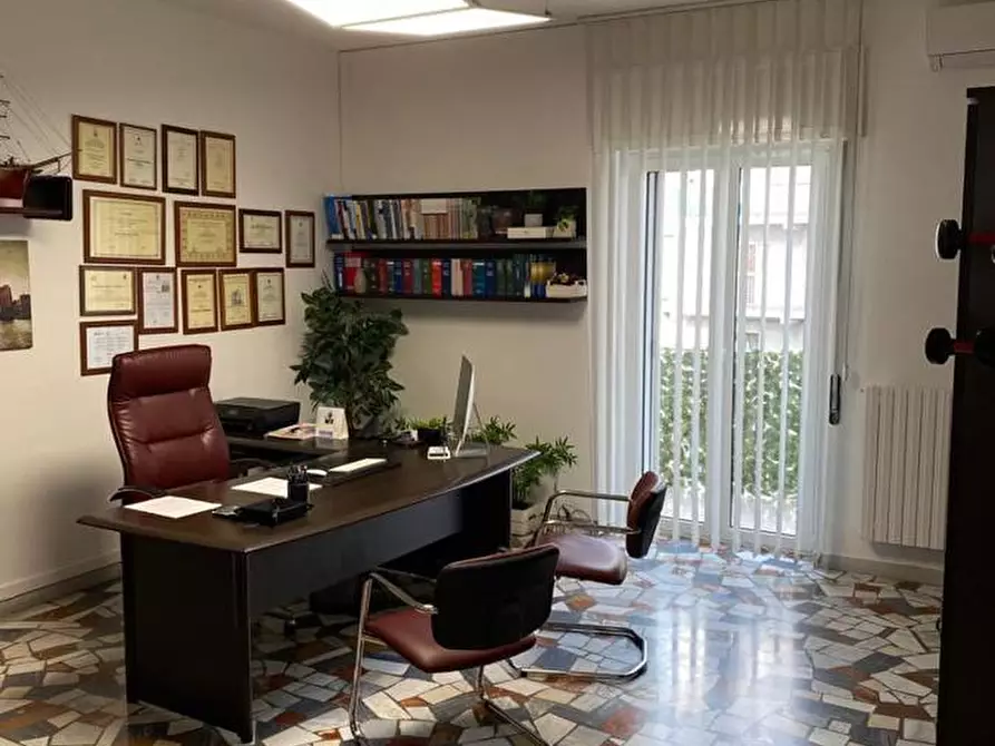 Immagine 1 di Ufficio in affitto  in Viale Giuseppe Di Vittorio a Bari