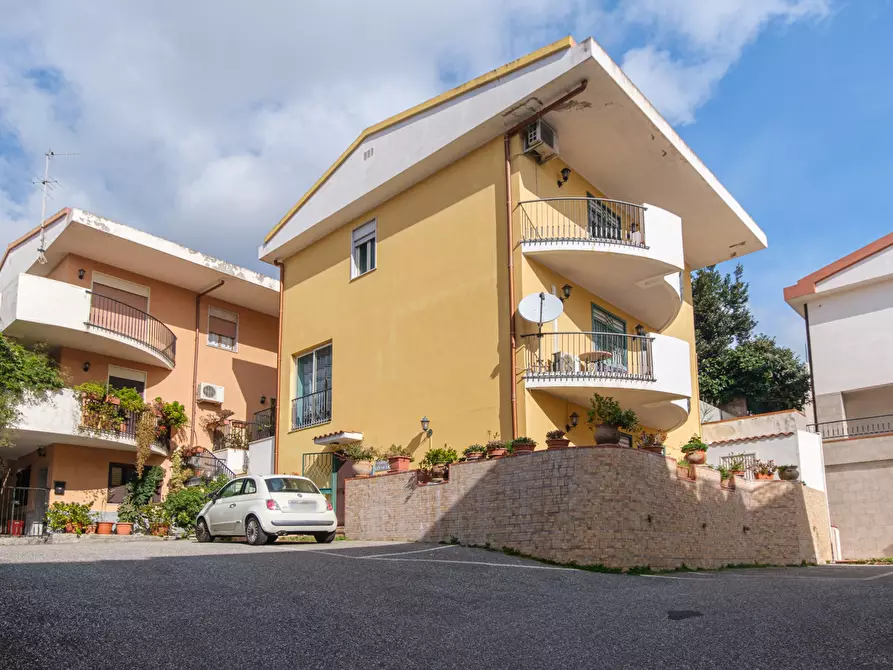 Immagine 1 di Villa in vendita  in Via del Fante a Messina