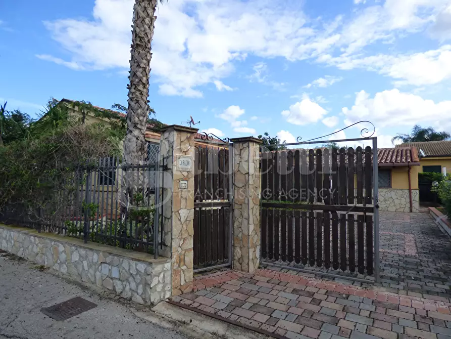 Immagine 1 di Villa in vendita  in Via dei Normanni a Altavilla Milicia