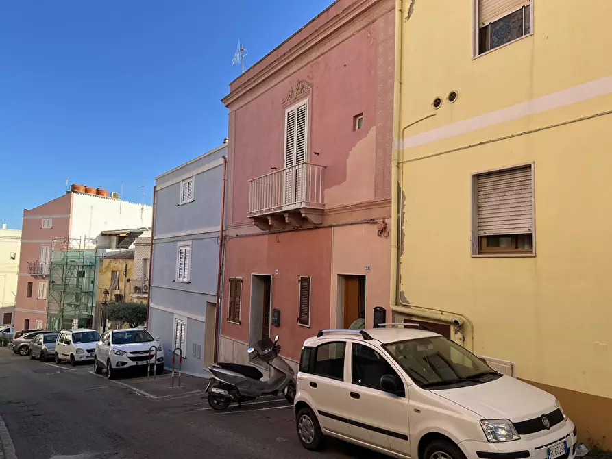 Immagine 1 di Appartamento in vendita  in Via Salita Rombi a Carloforte