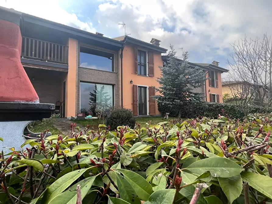 Immagine 1 di Villa in vendita  in Via Torre Sacchetti a Stradella