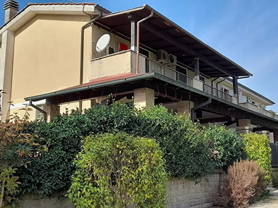 Immagine 1 di Villa in vendita  in Via VIGNA DI VALLE a Manziana