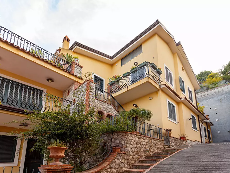 Immagine 1 di Appartamento in vendita  in Via Antonio Gramsci a Taormina