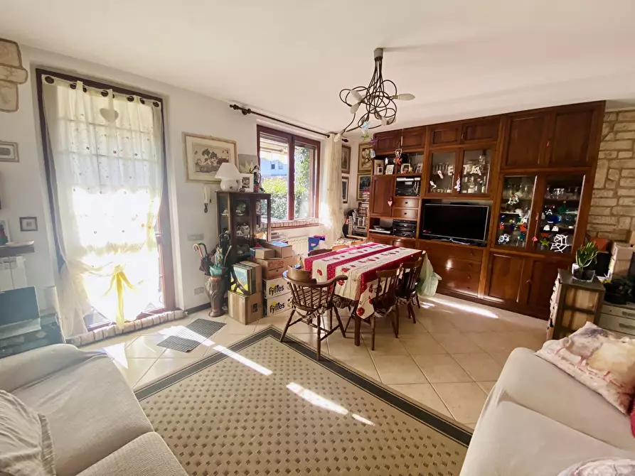 Immagine 1 di Appartamento in vendita  in Via Toti a Adrara San Martino