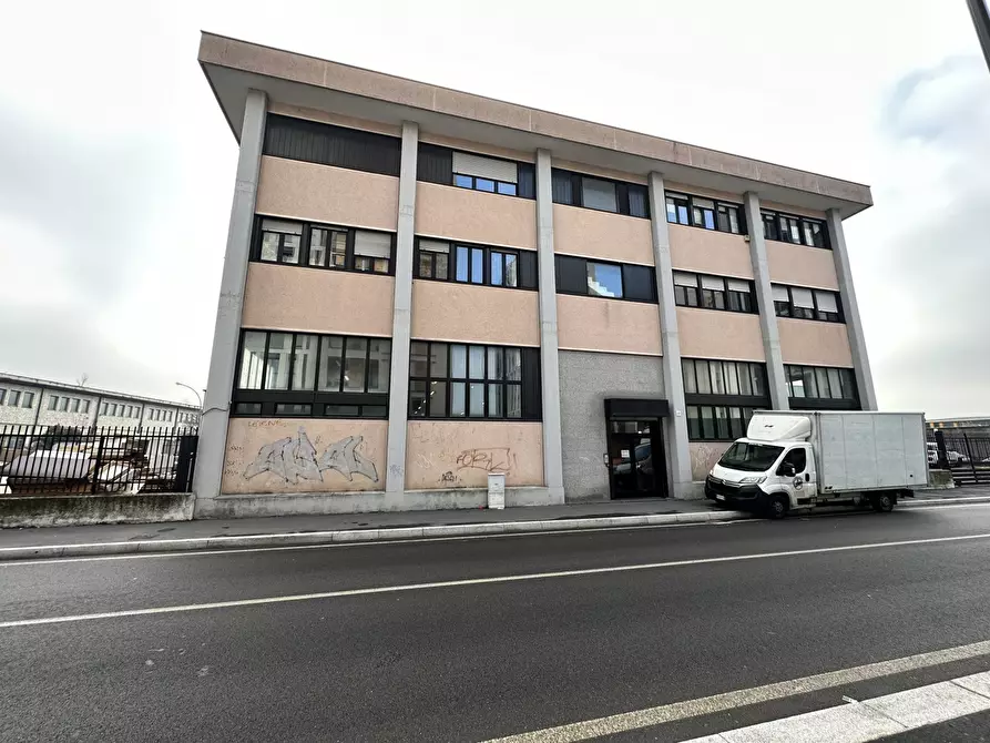 Immagine 1 di Appartamento in vendita  in Via Ernesto Teodoro Moneta a Milano