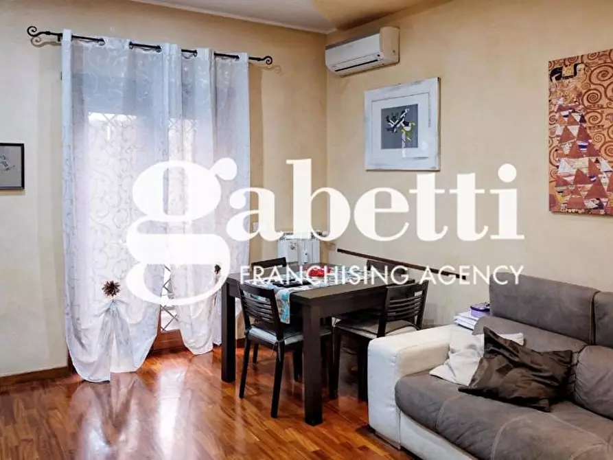 Immagine 1 di Appartamento in vendita  in Via PISINO a Roma