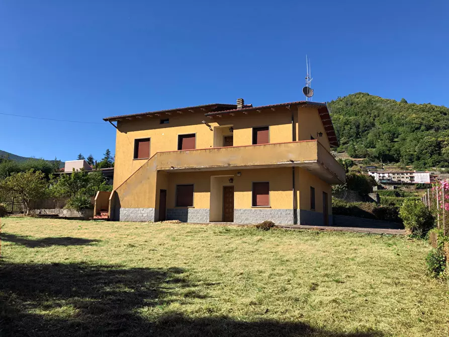 Immagine 1 di Casa indipendente in vendita  in Via V. Veneto a Sillano Giuncugnano