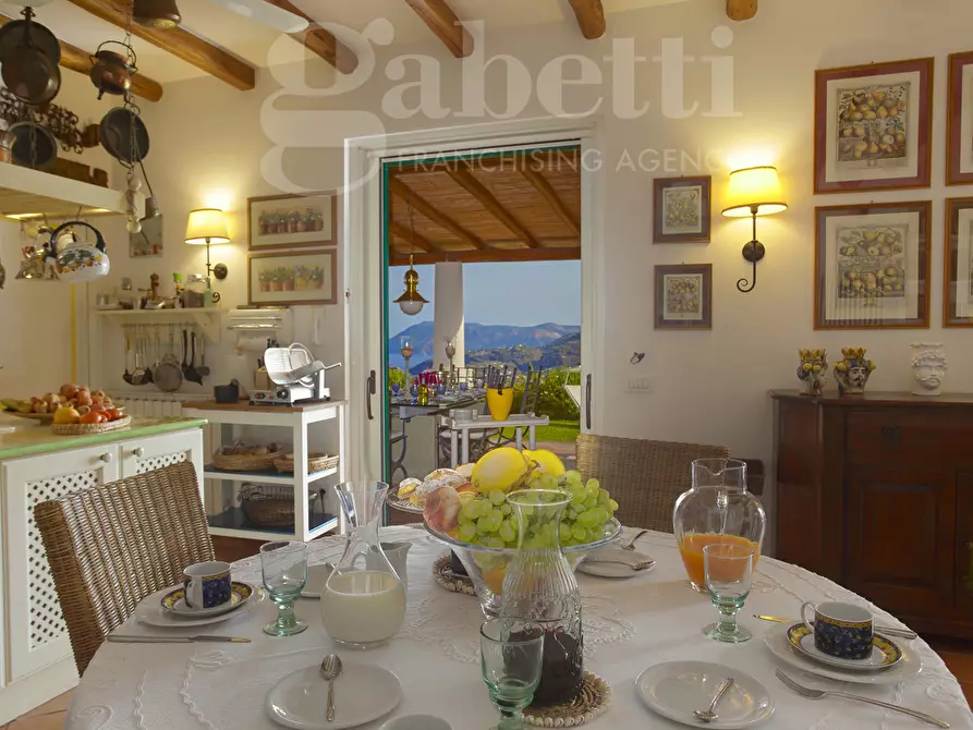 Immagine 1 di Villa in vendita  in Contrada Serra a Lipari
