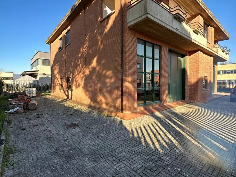 Immagine 1 di Palazzo in vendita  a Serravalle Pistoiese