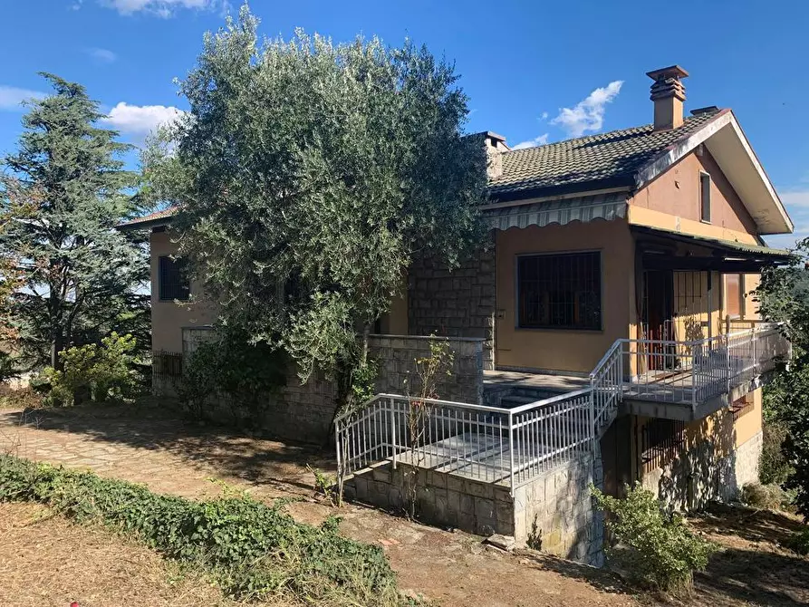 Immagine 1 di Villa in vendita  in Via MARCONI a Broni