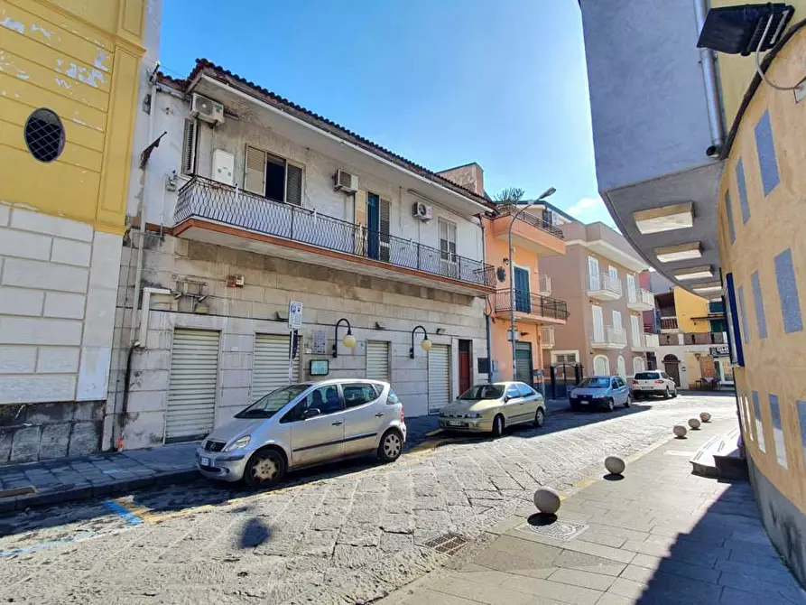Immagine 1 di Palazzo in vendita  in Via CARLO POERIO a Pomigliano D'arco