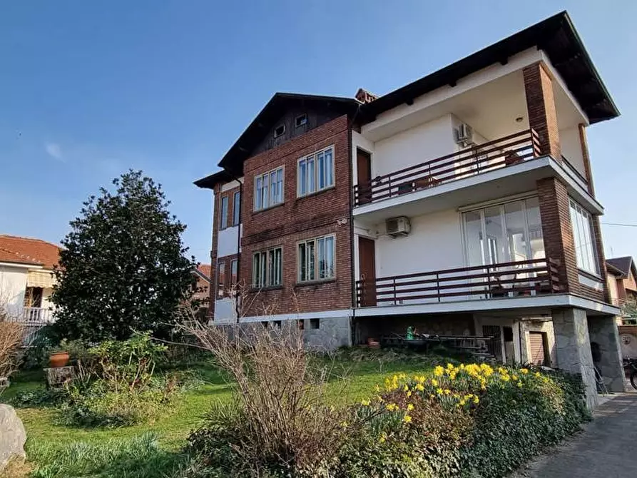 Immagine 1 di Villa in vendita  in Via villa a Alpignano