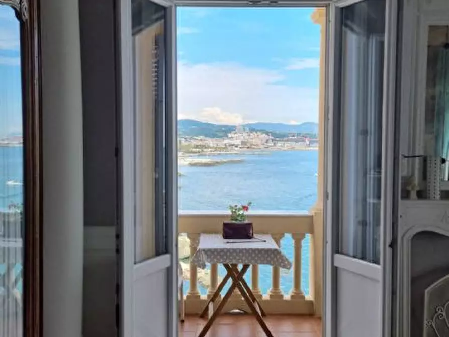 Immagine 1 di Appartamento in vendita  in via Benedetto Zaccaria a Genova