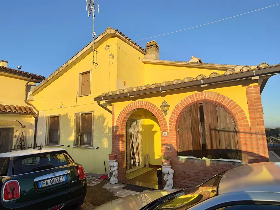 Immagine 1 di Casa indipendente in vendita  a Montefiascone
