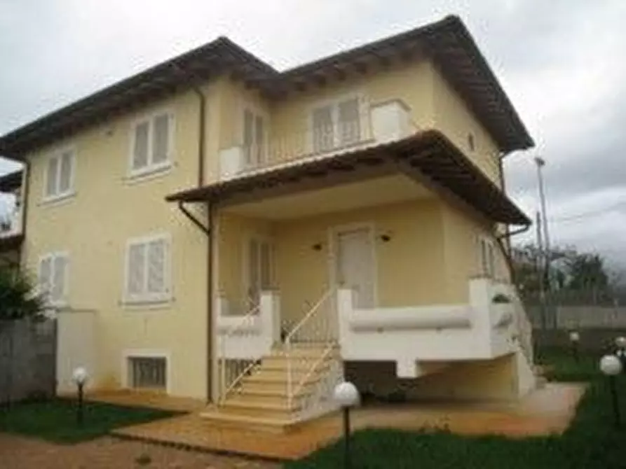 Immagine 1 di Casa indipendente in vendita  a Pietrasanta