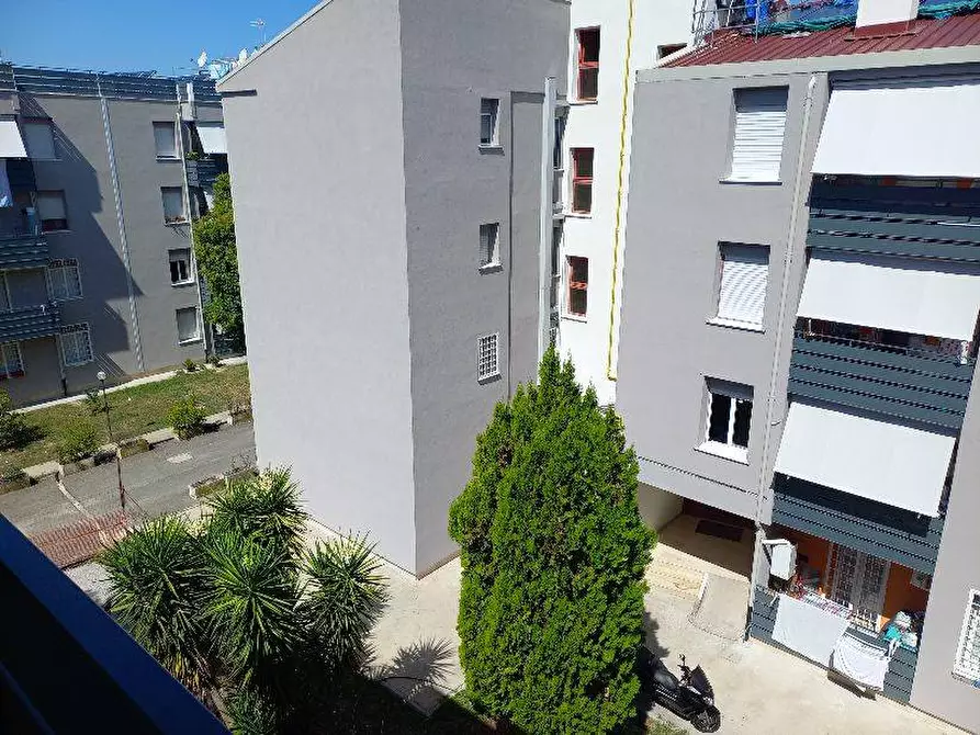 Immagine 1 di Appartamento in vendita  in via monte cristallo a Monterotondo