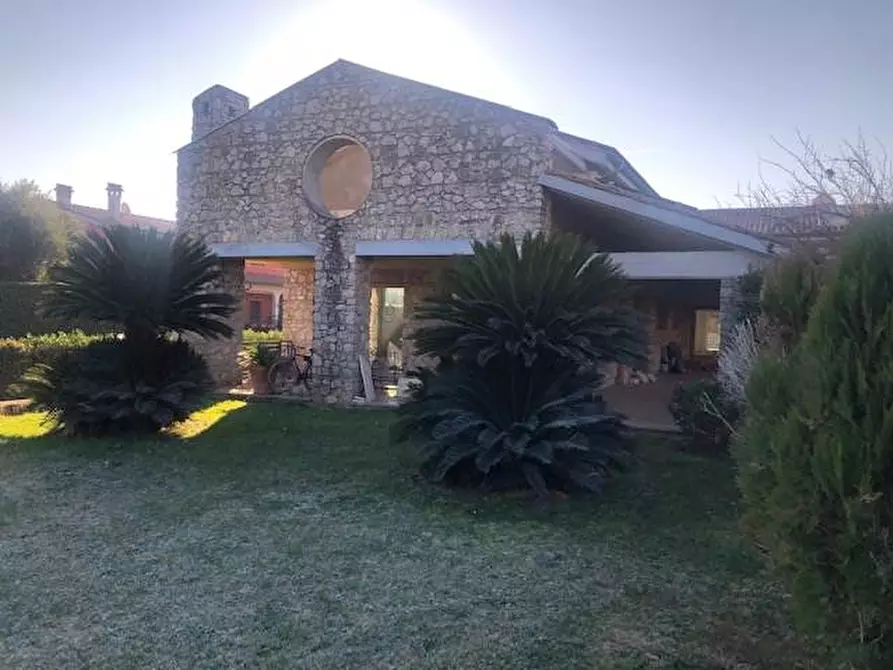 Immagine 1 di Villa in vendita  in via padova a Fiano Romano