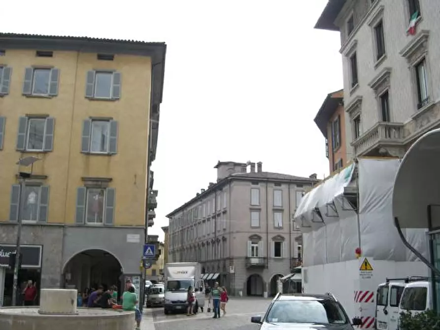 Immagine 1 di Ufficio in affitto  in Largo Rezzara a Bergamo