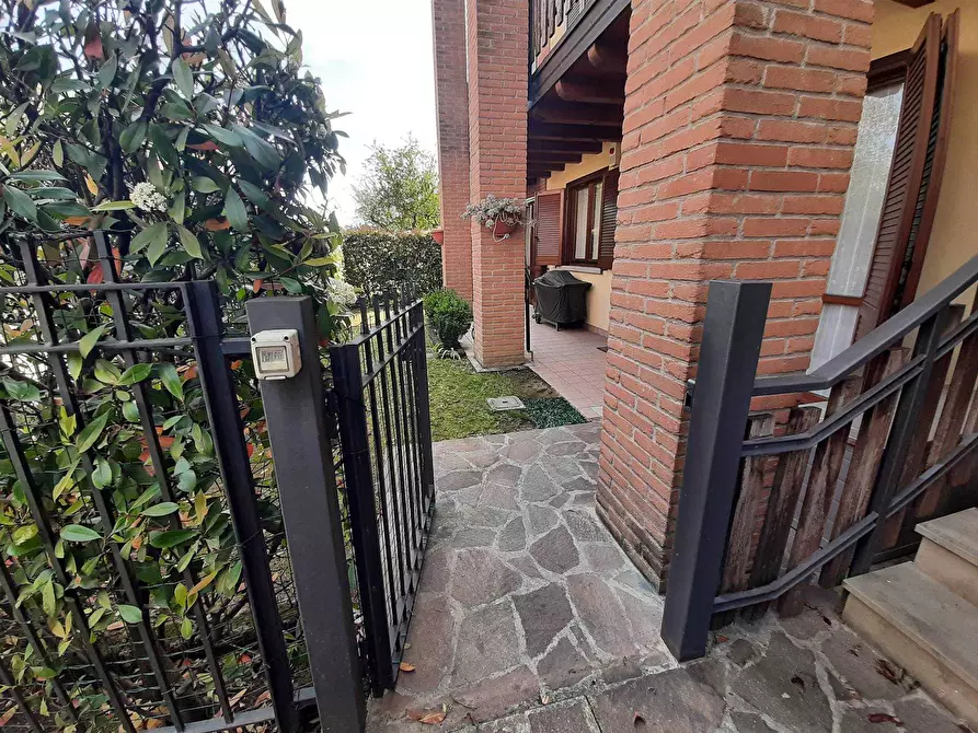 Immagine 1 di Appartamento in vendita  in Via Bergamo a Treviolo