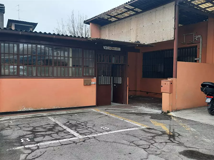 Immagine 1 di Magazzino in affitto  in via finazzi a Bergamo
