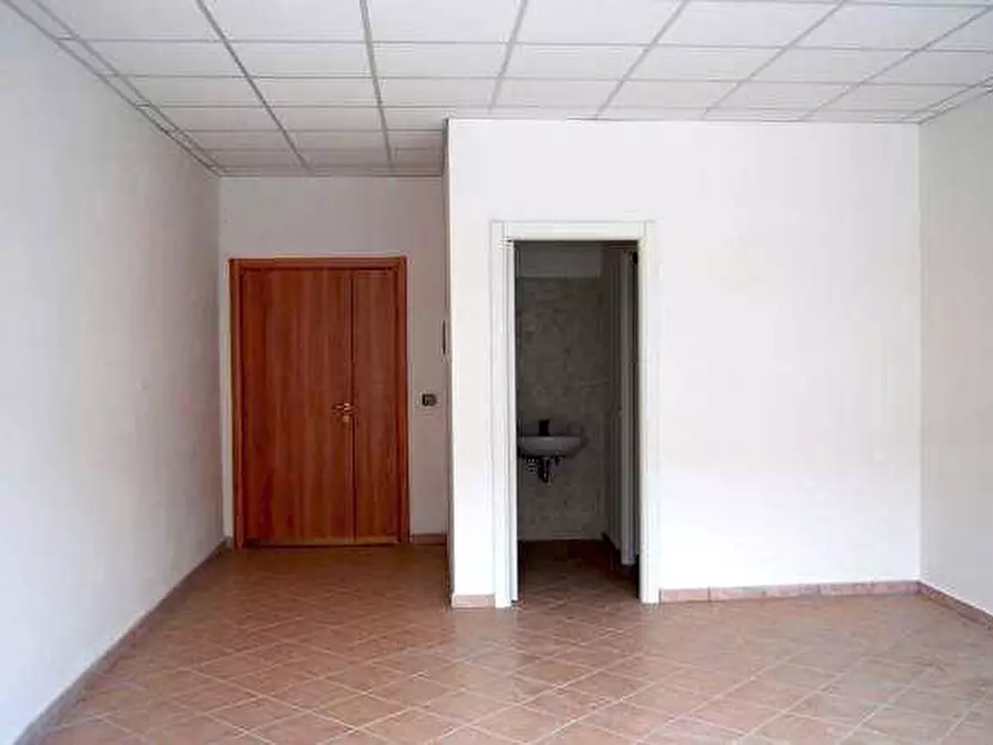 Immagine 1 di Ufficio in vendita  a Campiglia Marittima