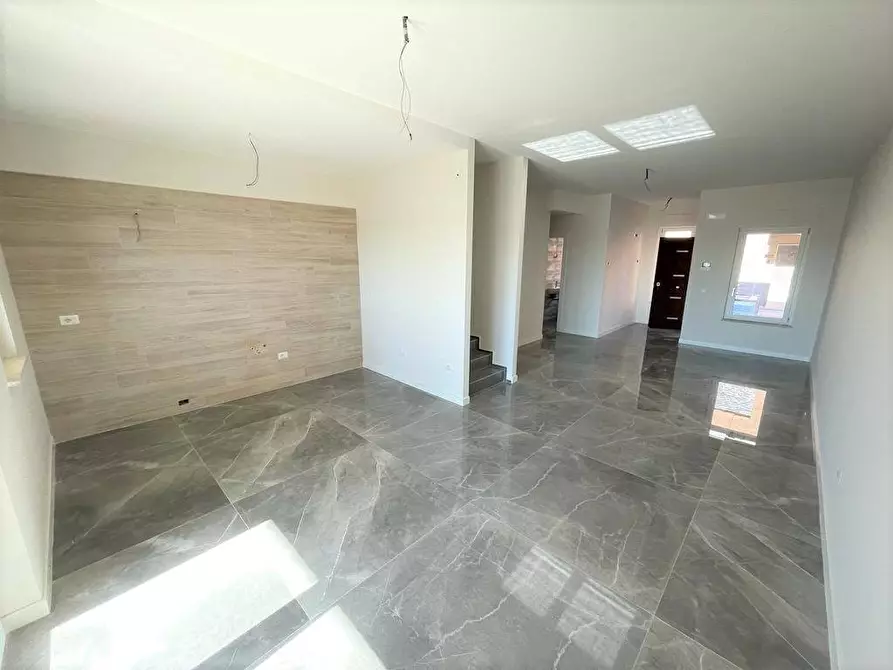 Immagine 1 di Villa in vendita  in VIA MANFREDONIA a Foggia