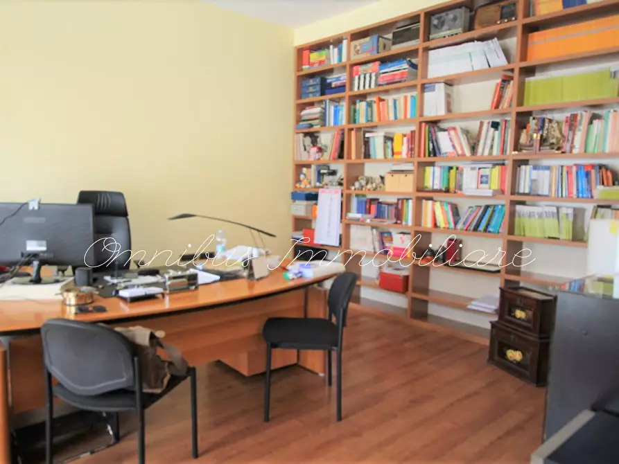 Immagine 1 di Ufficio in vendita  in via maria teresa di lascia a Foggia