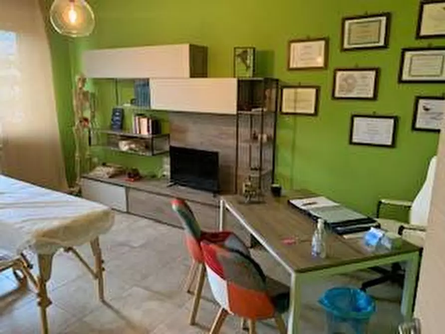 Immagine 1 di Ufficio in vendita  in viale  degli artigiani a Foggia