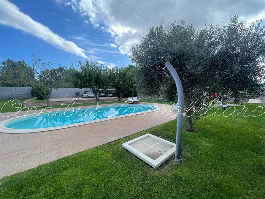 Immagine 1 di Villa in vendita  in STRADA SALICE a Foggia