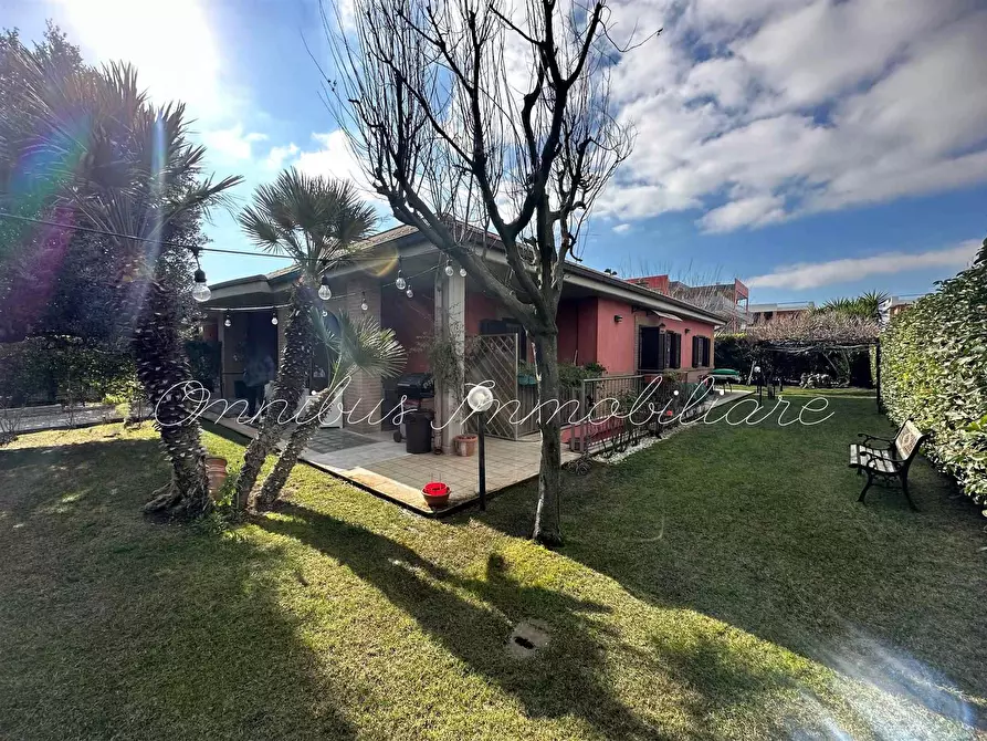 Immagine 1 di Villa in vendita  in via mario forcella a Foggia