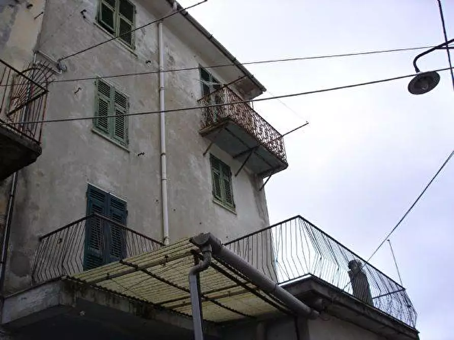 Immagine 1 di Palazzo in vendita  a La Spezia