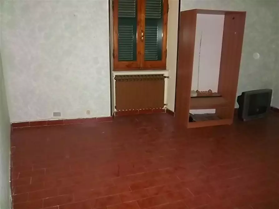 Immagine 1 di Casa indipendente in vendita  a La Spezia