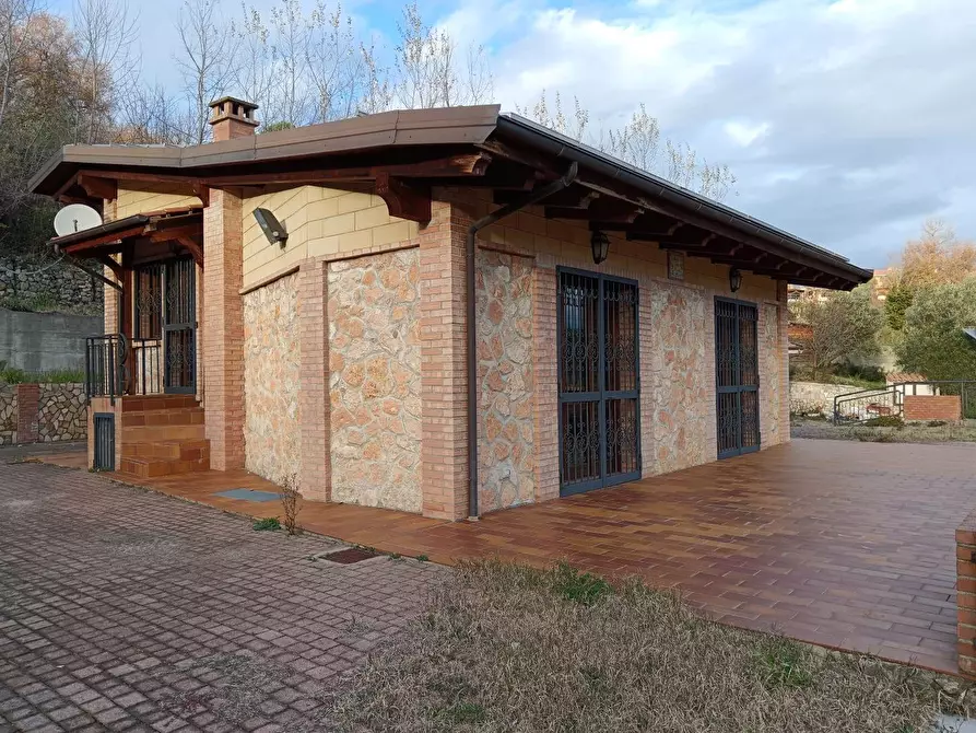 Immagine 1 di Villa in vendita  a Altilia
