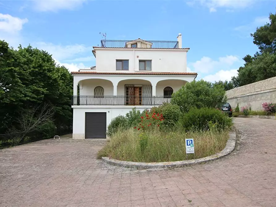 Immagine 1 di Villa in vendita  in Contrada Pergolo a Martina Franca