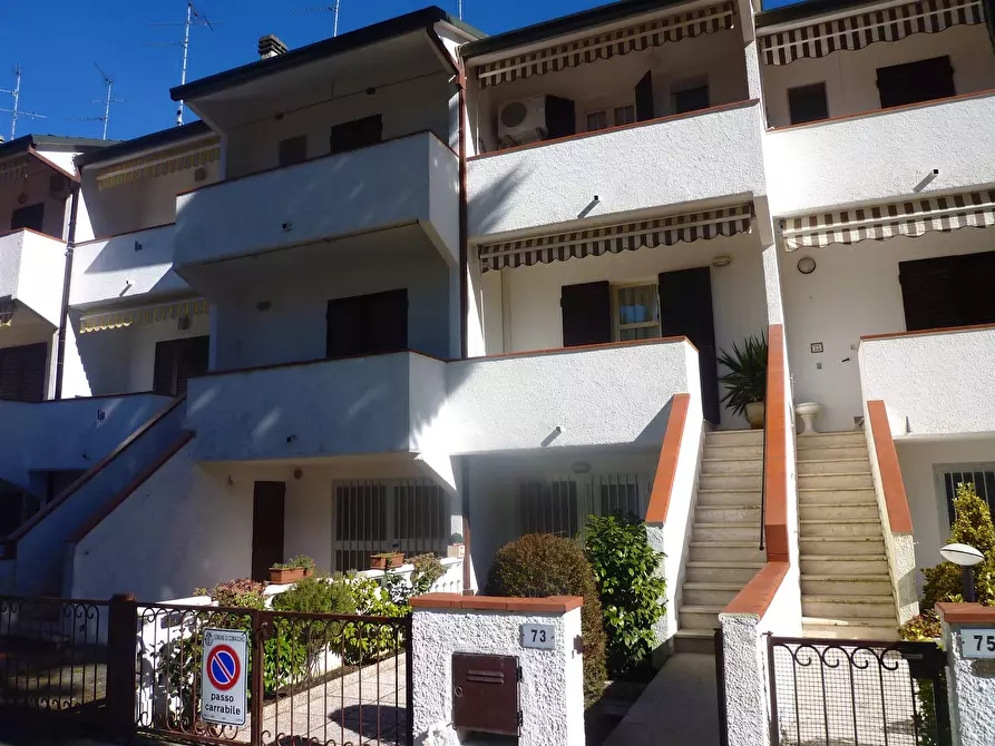 Immagine 1 di Villa in vendita  in Via Parini a Comacchio