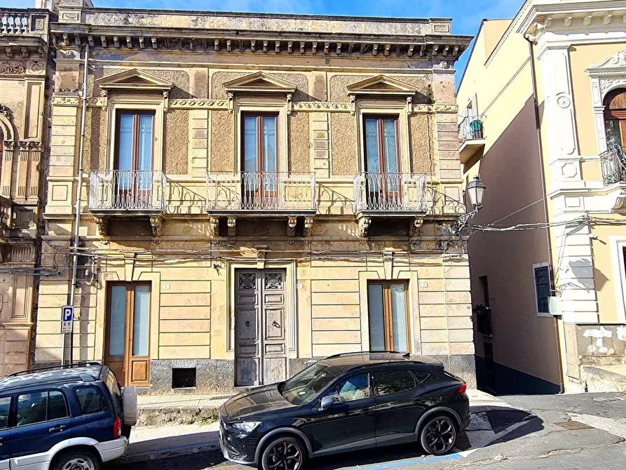 Immagine 1 di Palazzo in vendita  a Santa Maria Di Licodia