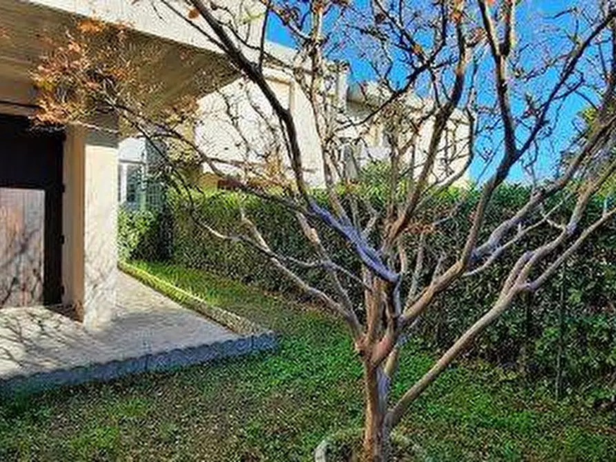 Immagine 1 di Villa in vendita  a Ravenna
