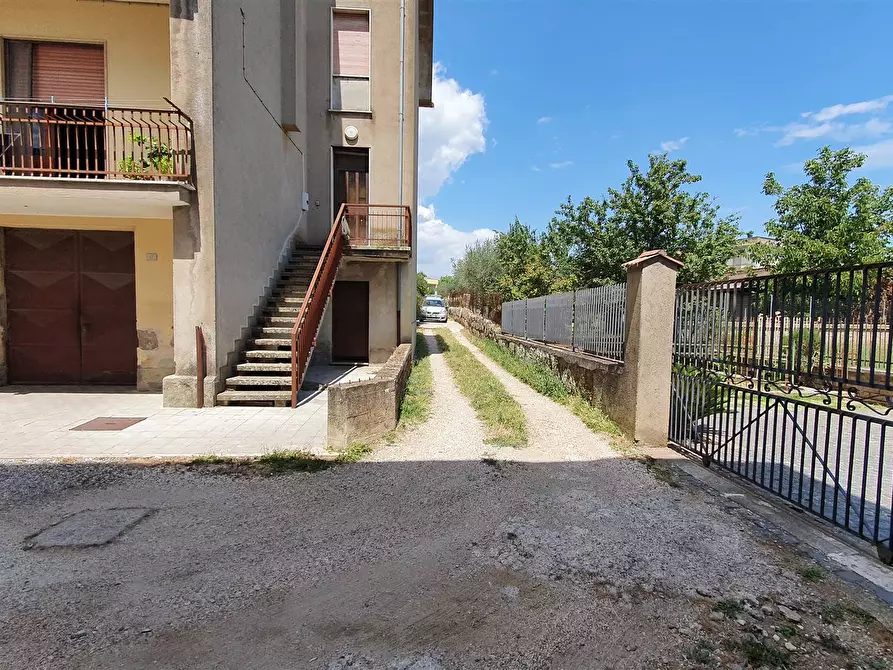 Immagine 1 di Appartamento in vendita  a Bassano In Teverina
