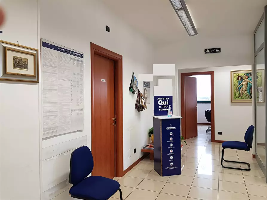 Immagine 1 di Ufficio in affitto  in Via Pacinotti a Viterbo