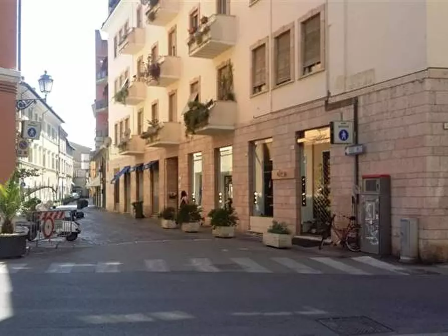 Immagine 1 di Negozio in vendita  in Via Fratini a Terni