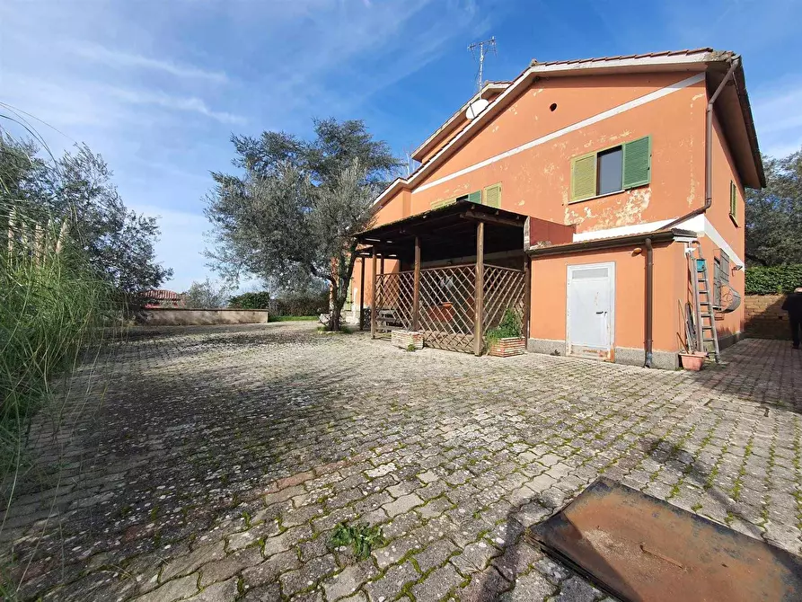 Immagine 1 di Villa in vendita  a Vetralla