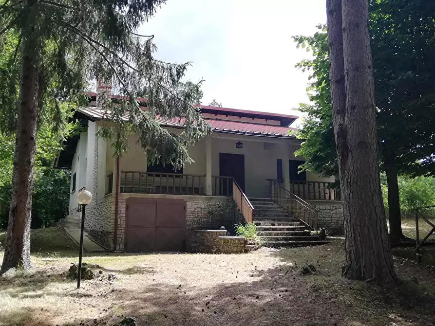 Immagine 1 di Villa in vendita  a Stroncone