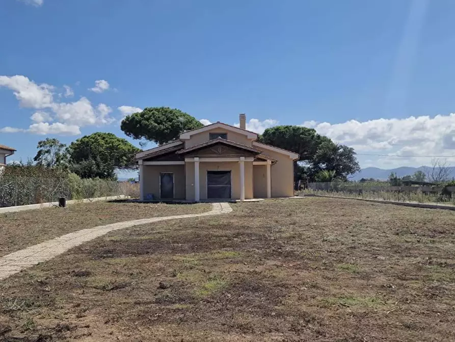 Immagine 1 di Villa in vendita  a Tarquinia