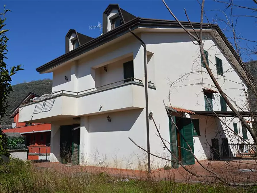 Immagine 1 di Villa in vendita  in via Giovanni Falcone a Aiello Del Sabato