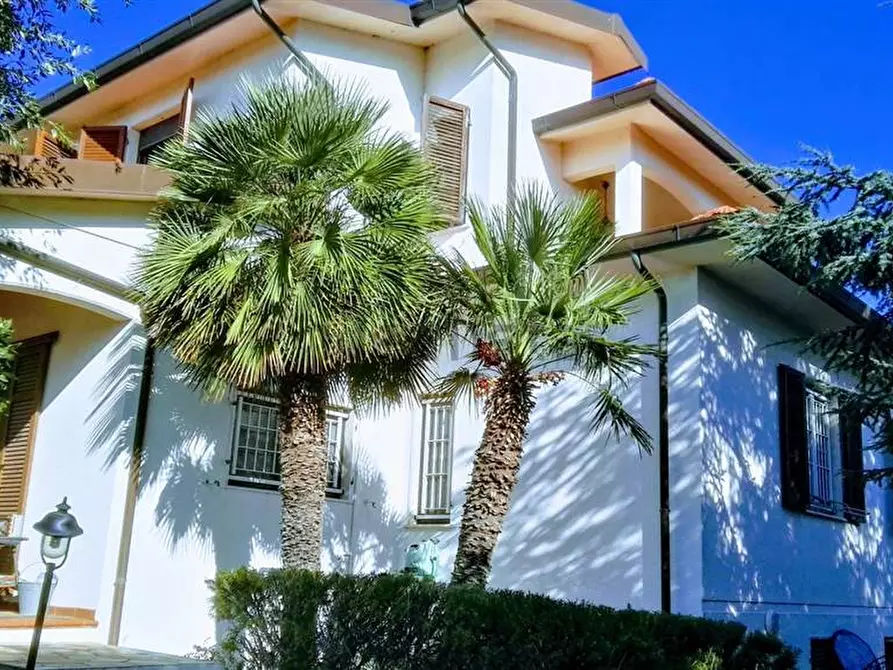 Immagine 1 di Villa in vendita  in via Serragrande a Rosignano Marittimo