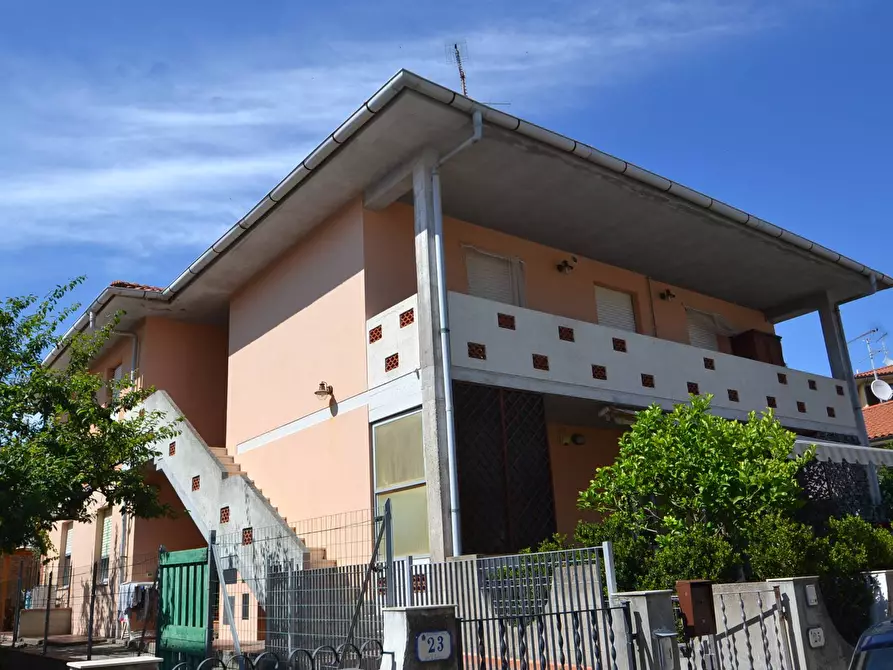 Immagine 1 di Appartamento in vendita  in via della Repubblica a Rosignano Marittimo