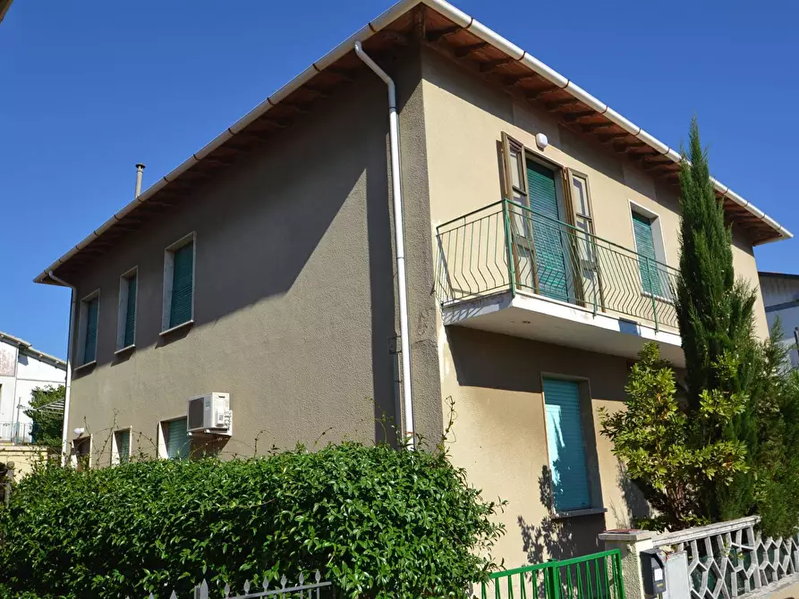Immagine 1 di Appartamento in vendita  in via Cairoli a Rosignano Marittimo