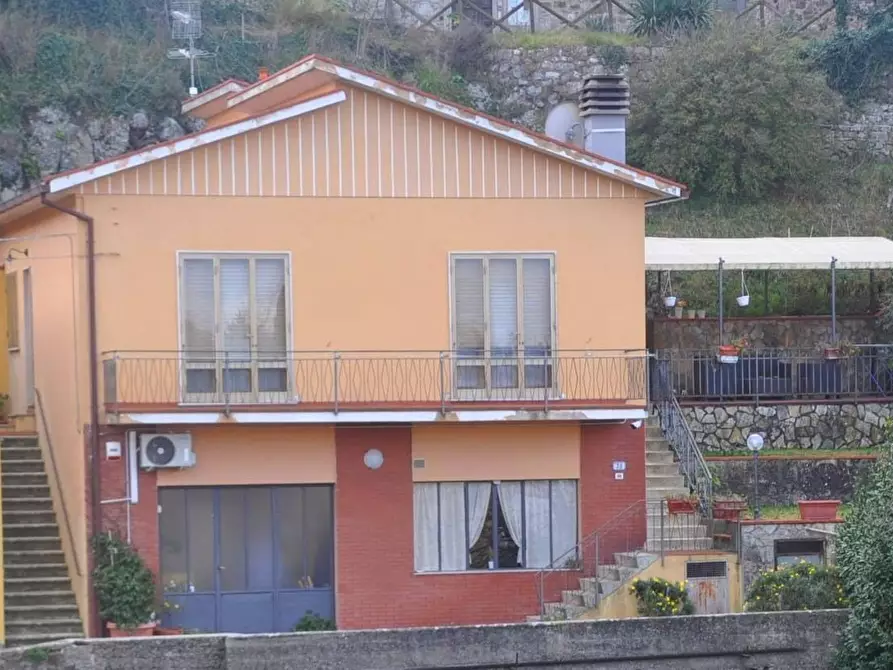 Immagine 1 di Villa in vendita  in Via della Repubblica a Casale Marittimo