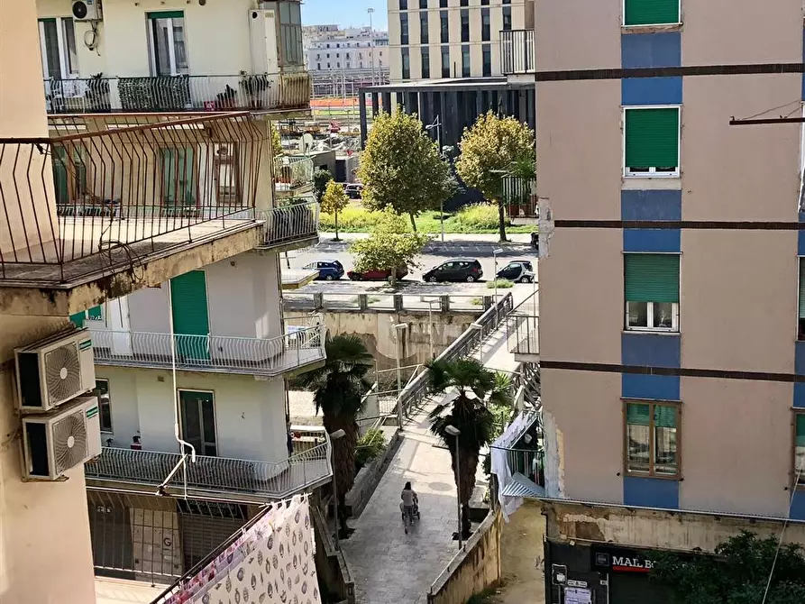 Immagine 1 di Appartamento in vendita  in Via ROMALDO a Salerno