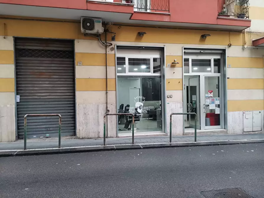 Immagine 1 di Negozio in vendita  in Via Gelso a Salerno